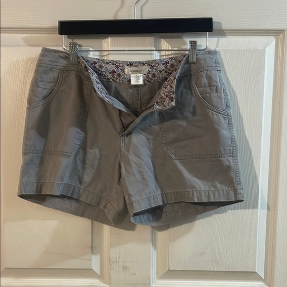 Dress Barn Women's Cargo Shorts in Gray - Picture 1 of 9